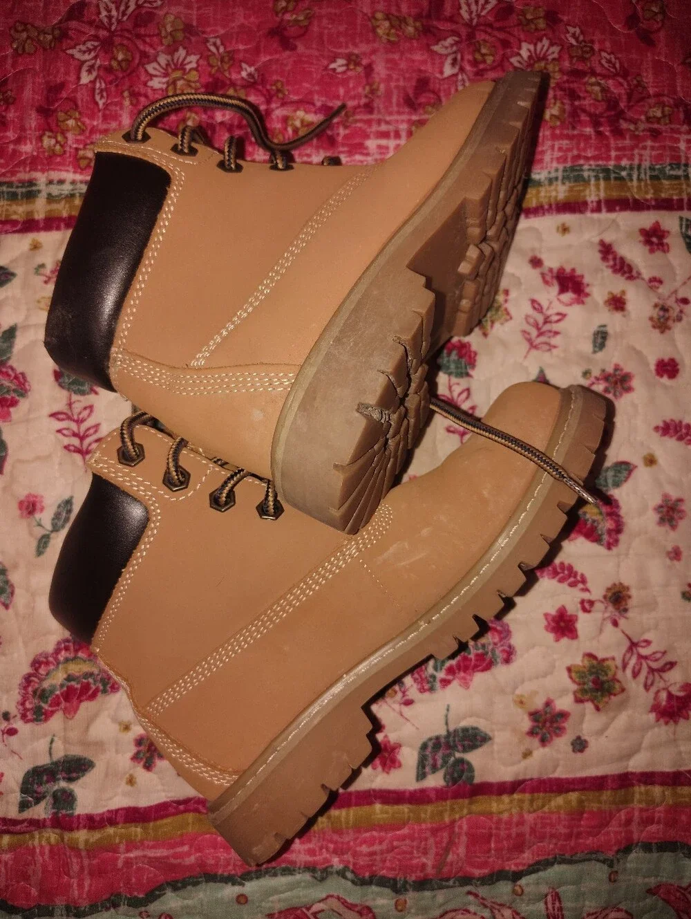 Target Boys Worker 11-7 Wheat Ankle Lace Up Work Boots Size 4M Tan, Like New